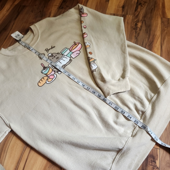 Pusheen Cafe Let's Bake Beige Sweatshirt Size L NWT - Picture 8 of 9
